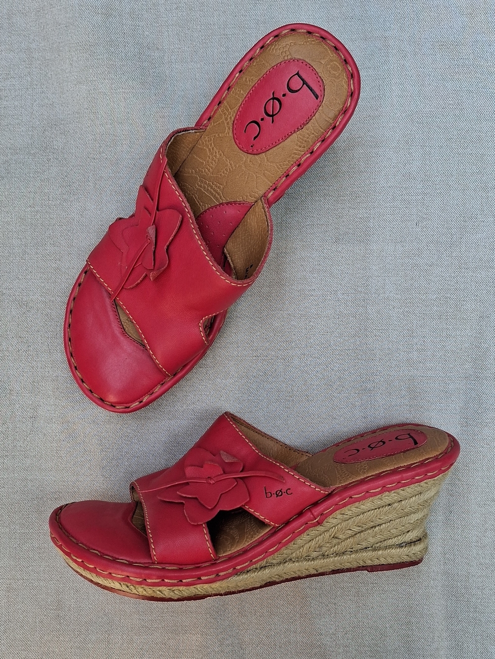 b.ø.c. Saturated Pink Leather Flower Wedge Sandals - Size 8 / 39